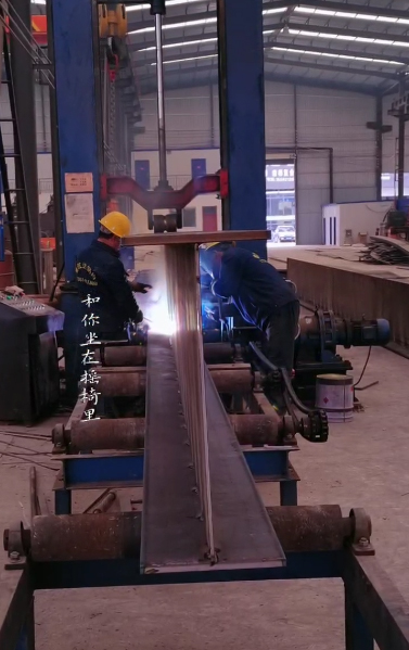 甘肃平川钢结构厂H型钢组立机